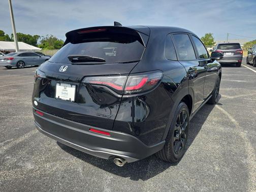 Crystal Black Pearl 2025 Honda HR-V 2WD Sport