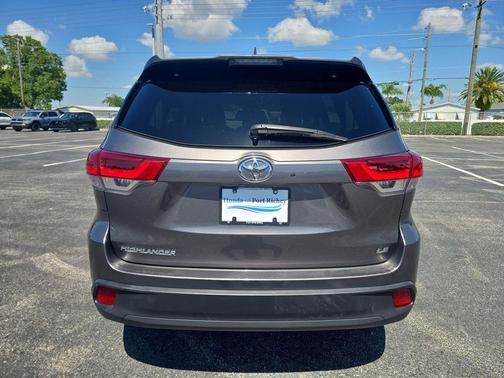 Predawn Gray Mica 2018 Toyota Highlander LE Plus