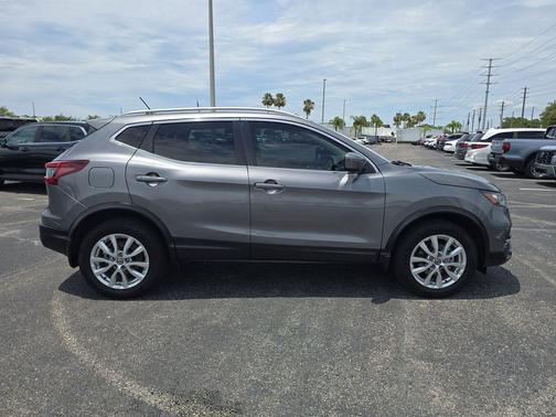 Gun Metallic 2021 Nissan Rogue Sport SV