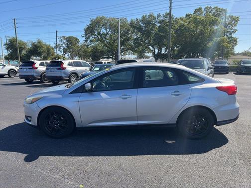 Ruby Red Metallic Tinted Clearcoat 2016 Ford Focus SE