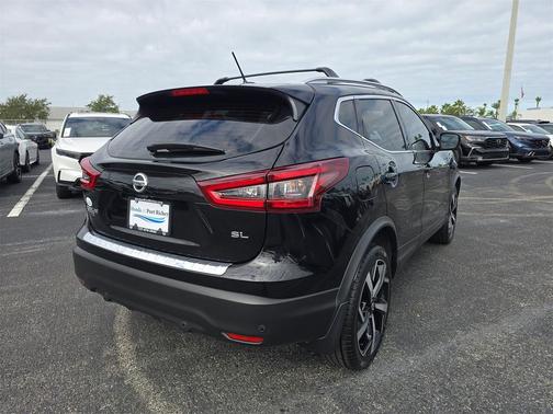 2022 Nissan Rogue Sport SL