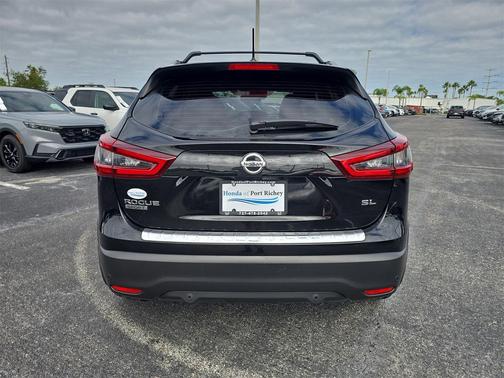 2022 Nissan Rogue Sport SL