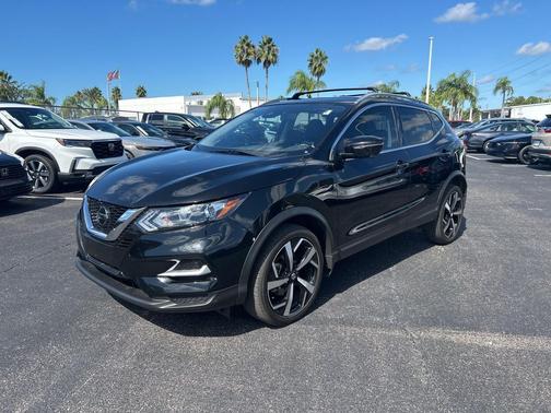 2022 Nissan Rogue Sport SL