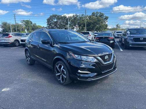 2022 Nissan Rogue Sport SL