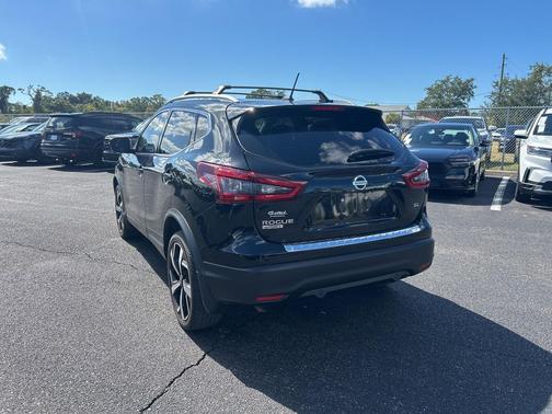 2022 Nissan Rogue Sport SL