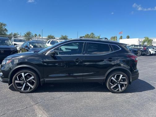 2022 Nissan Rogue Sport SL