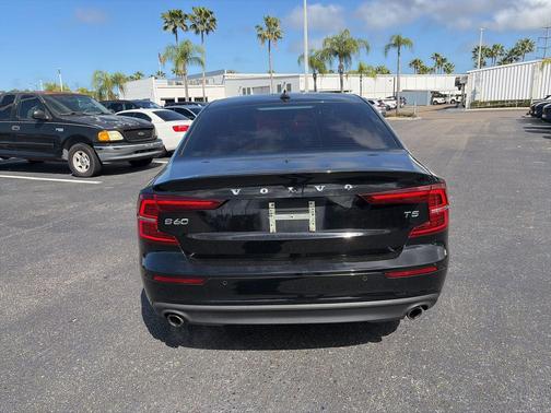 2019 Volvo S60 T5 Momentum