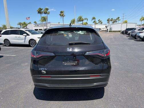 Crystal Black Pearl 2025 Honda HR-V LX