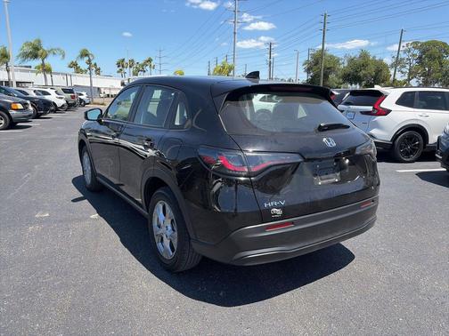 Crystal Black Pearl 2025 Honda HR-V LX