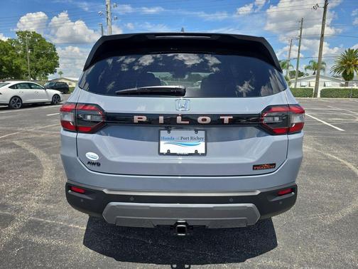 Gray 2026 Honda Pilot TrailSport