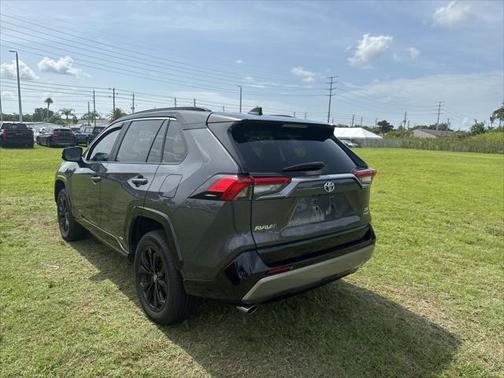 2023 Toyota RAV4 Hybrid SE