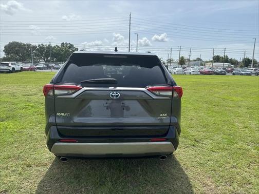 2023 Toyota RAV4 Hybrid SE