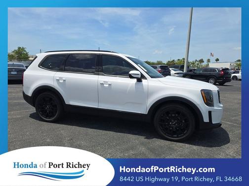 Glacial White Pearl 2022 Kia Telluride SX
