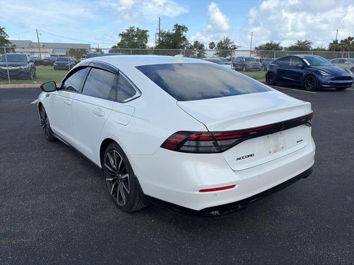 Platinum White Pearl 2023 Honda Accord Hybrid Touring