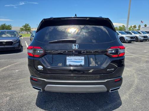 2023 Honda Pilot AWD Elite