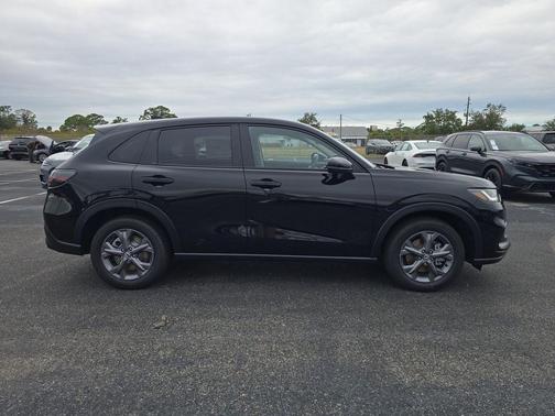 Crystal Black Pearl 2026 Honda HR-V LX