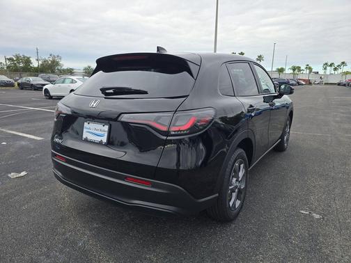 Crystal Black Pearl 2026 Honda HR-V LX