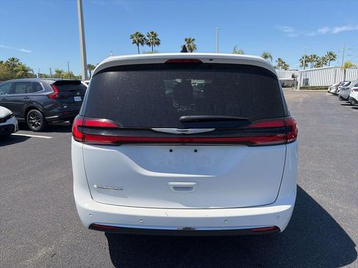 2025 Chrysler Pacifica L