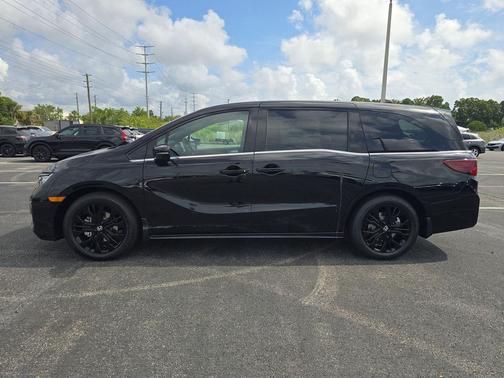 Crystal Black Pearl 2026 Honda Odyssey Sport-L