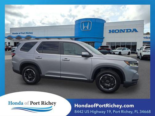 Silver Metallic 2025 Honda Pilot EX-L