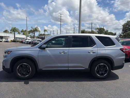 Silver Metallic 2025 Honda Pilot EX-L