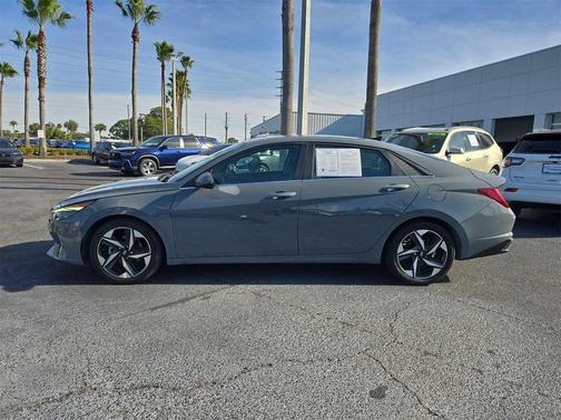 2021 Hyundai ELANTRA Limited