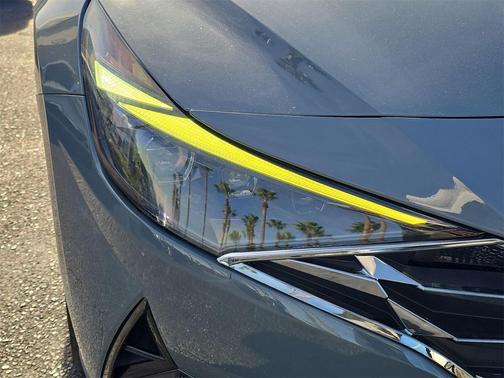 2021 Hyundai ELANTRA Limited