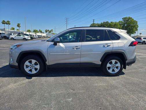 Silver Sky Metallic 2020 Toyota RAV4 XLE