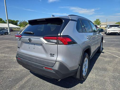 Silver Sky Metallic 2020 Toyota RAV4 XLE