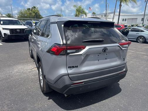 Silver Sky Metallic 2020 Toyota RAV4 XLE
