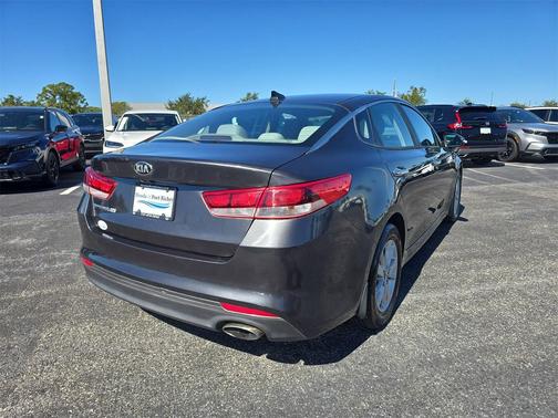 2017 Kia Optima LX