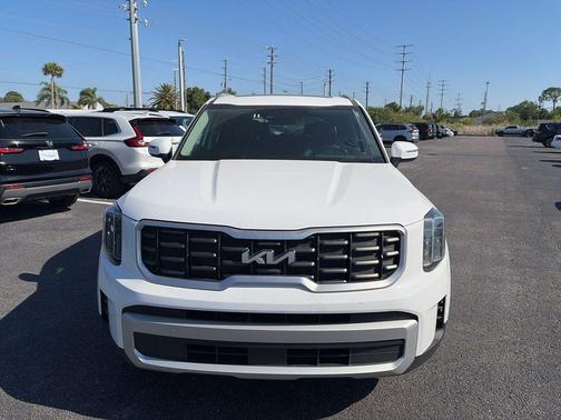 Glacial White Pearl 2025 Kia Telluride S