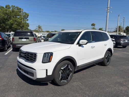 Glacial White Pearl 2025 Kia Telluride S