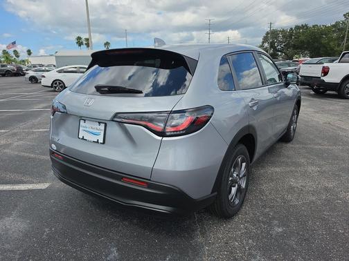 Silver Metallic 2027 Honda HR-V LX