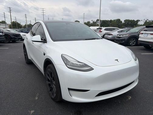 Pearl White Multi-Coat 2022 Tesla Model Y Long Range Dual Motor All-Wheel Drive