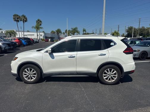 2017 Nissan Rogue SV