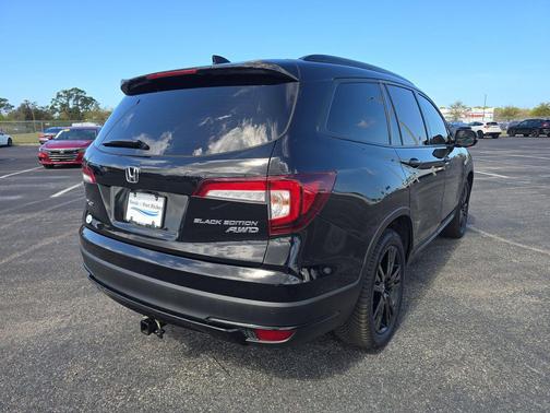 2021 Honda Pilot AWD Black Edition
