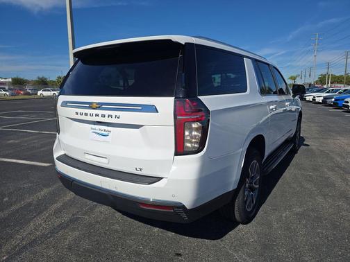 2022 Chevrolet Suburban LT