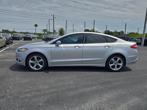2014 Ford Fusion SE