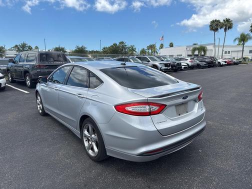 2014 Ford Fusion SE