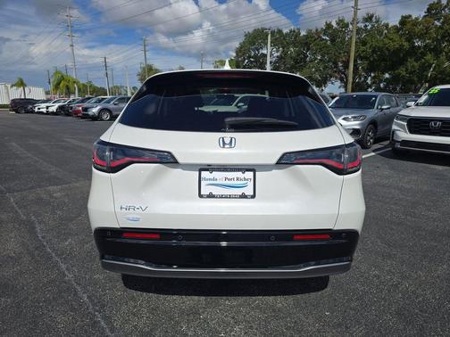 Platinum 2026 Honda HR-V EX-L