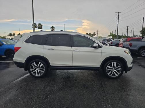 White Diamond Pearl 2018 Honda Pilot Elite