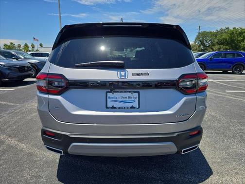 2025 Honda Pilot Touring 8-Passenger