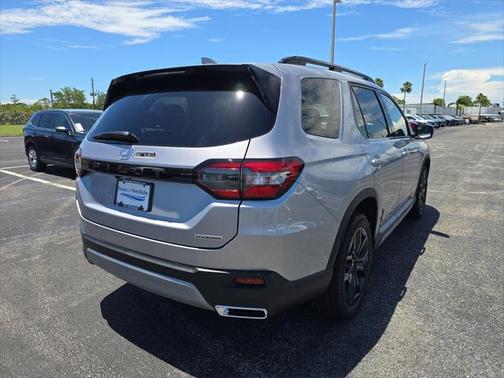 2025 Honda Pilot Touring 8-Passenger