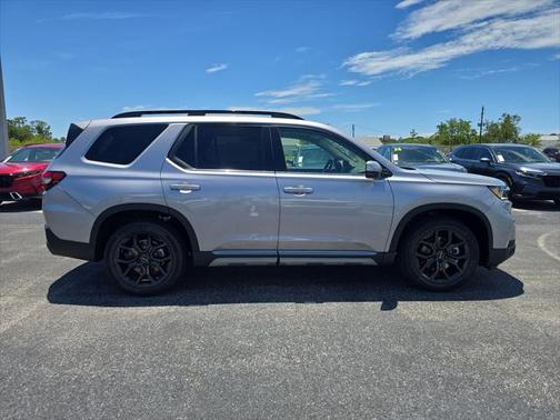 2025 Honda Pilot Touring 8-Passenger