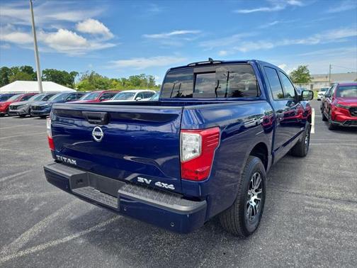2023 Nissan Titan SV