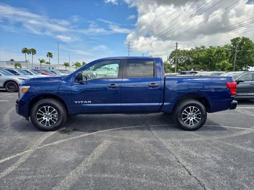 2023 Nissan Titan SV