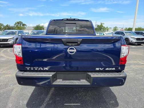 2023 Nissan Titan SV