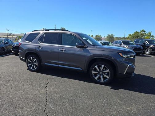 2025 Honda Pilot Touring 8-Passenger