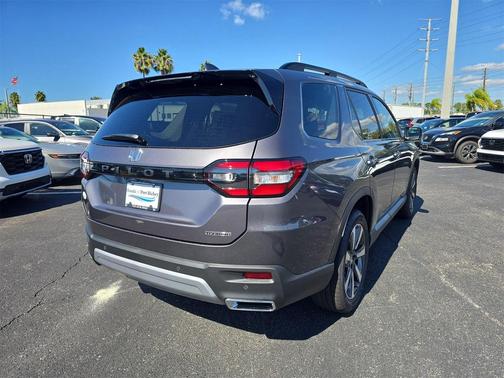2025 Honda Pilot Touring 8-Passenger